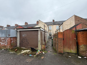 Rear - click for photo gallery